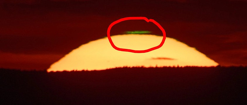 Саратовцу удалось заснять редкий «зеленый луч» с пика Пионеров
